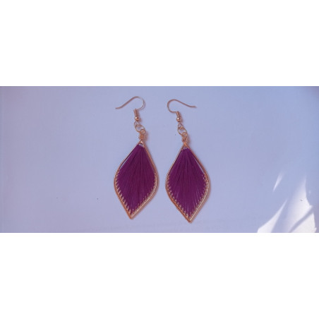 Boucle d'oreille tissée