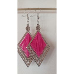 Boucle d'oreille tissée